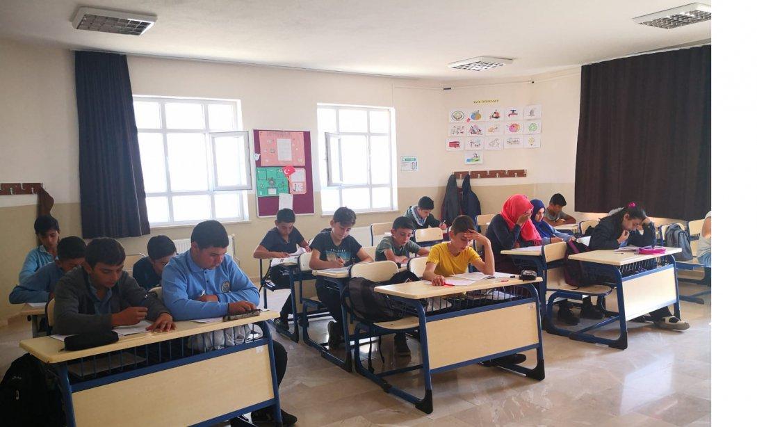 2019-2020 Eğitim Öğretim  Yılı Ortaokul ve Liselere Yönelik  Hazır Bulunuşluk Sınavı Yapıldı.
